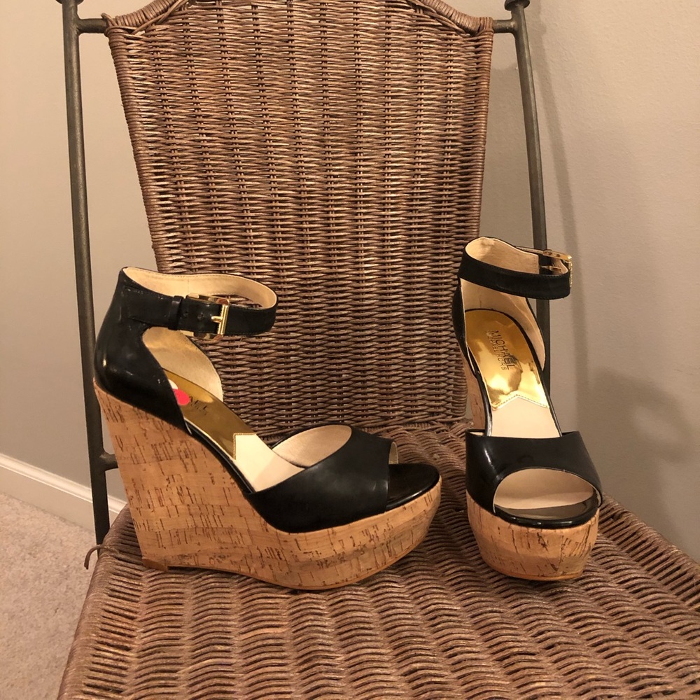 NWT | Michael Kors Patent Black/Cork Ariana Wedges